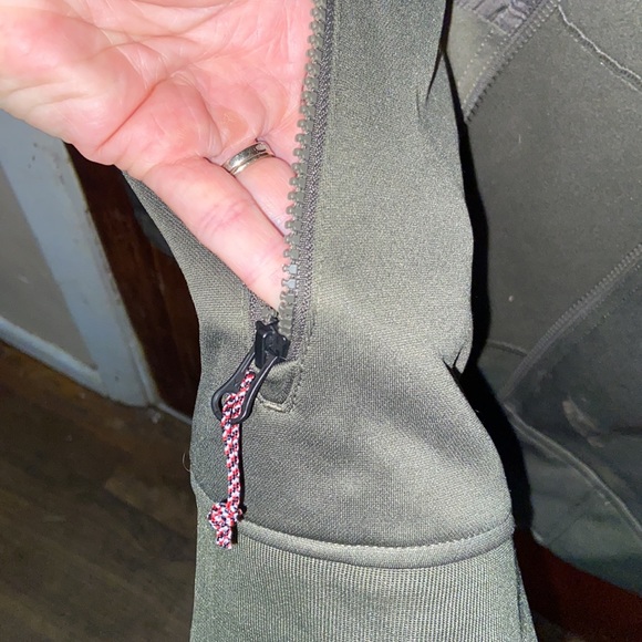 Gorgeous men’s North Face jacket size large - Picture 5 of 8